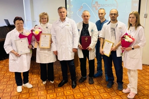 Поздравление медицинских работников стационара МОКМЦ на улице Ломоносова с профессиональным праздником.