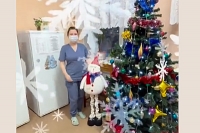 В преддверии Нового года сотрудники МОКМЦ украшают кабинеты и отделения!